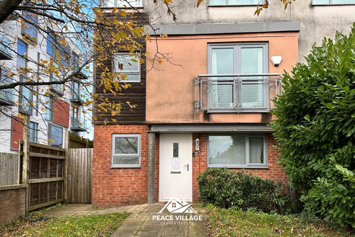 Holiday home Gateway 5min To Centre W Parking Manchester